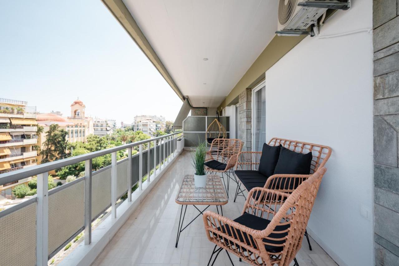 Luxury 4 Bedrooms Apartment Near Flisvos Marina Piraeus Exterior photo