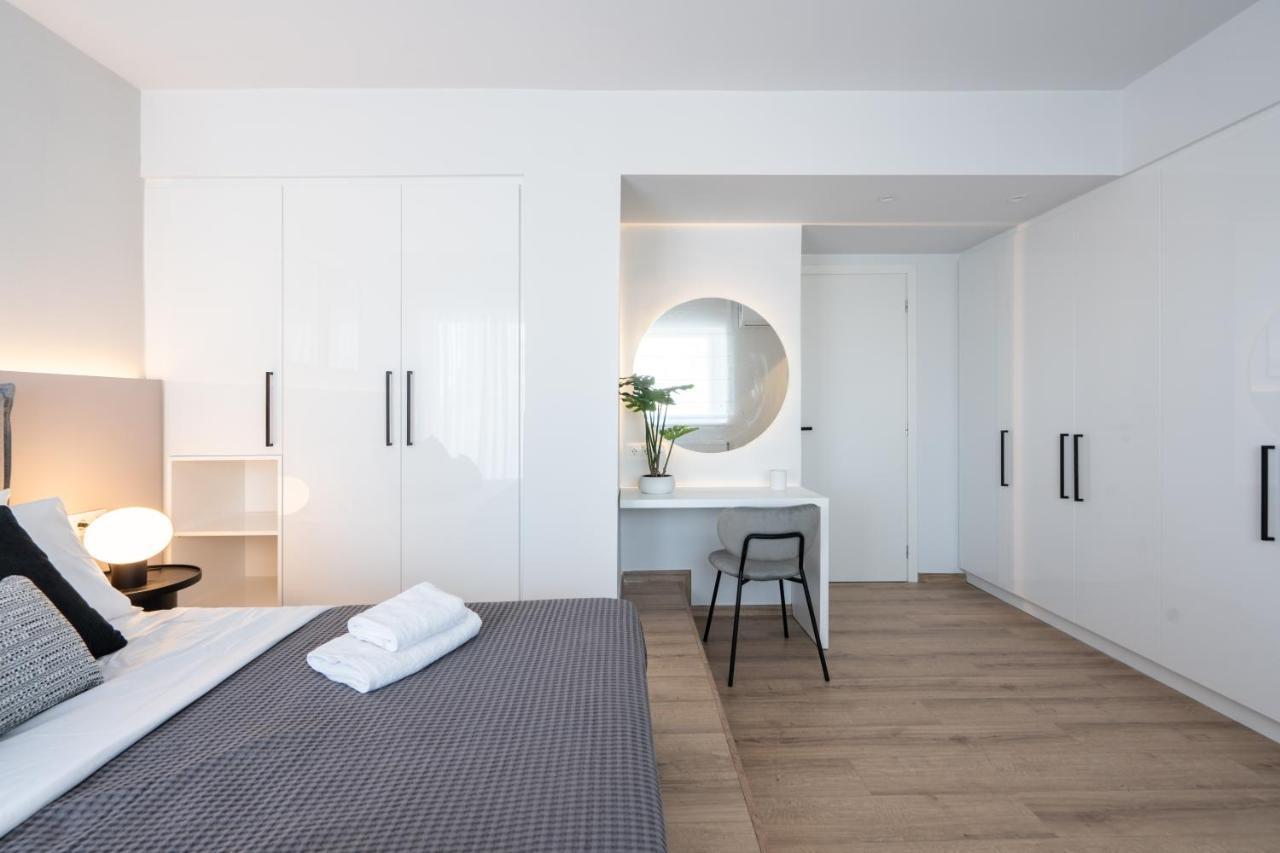 Luxury 4 Bedrooms Apartment Near Flisvos Marina Piraeus Exterior photo