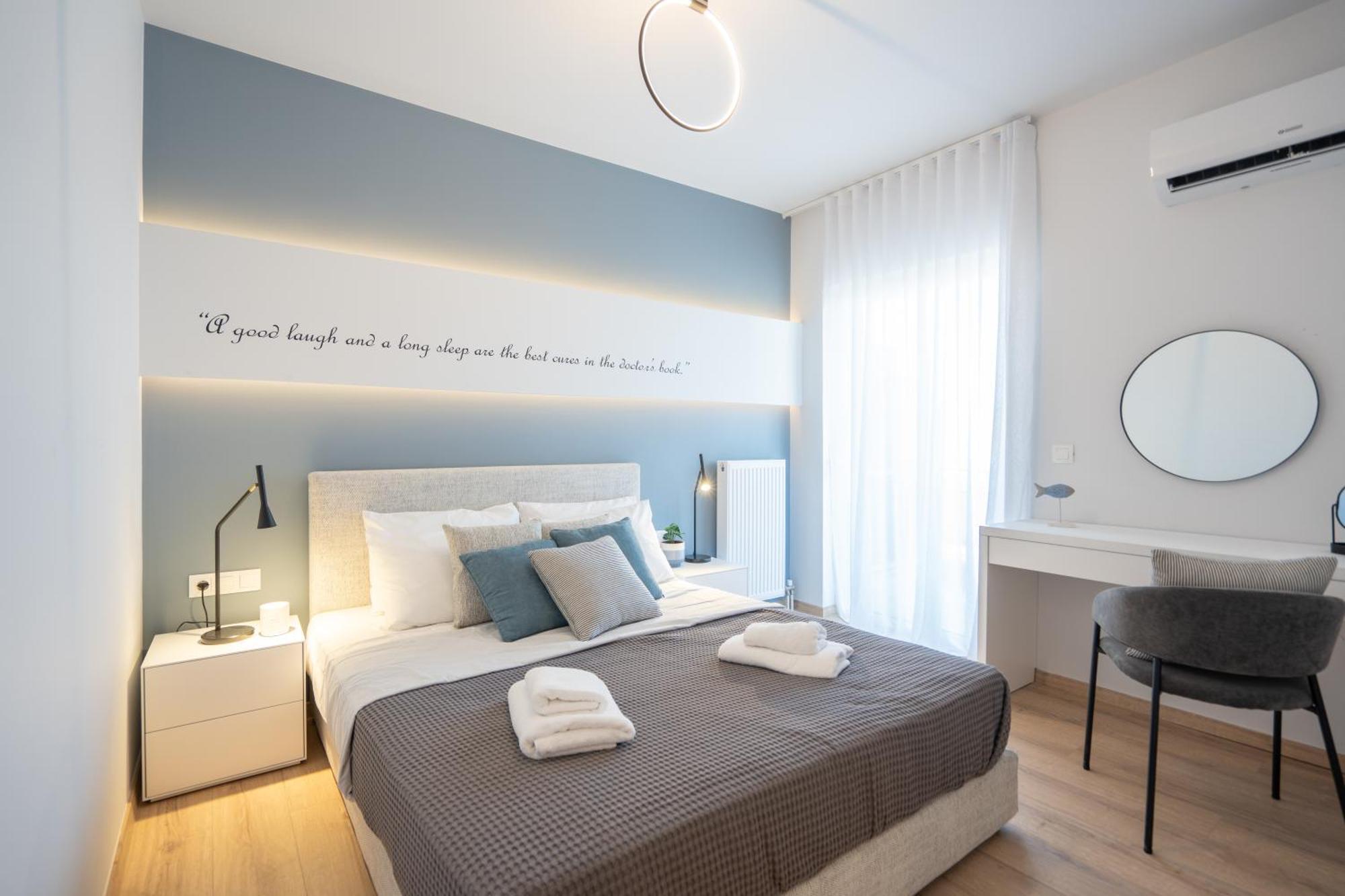 Luxury 4 Bedrooms Apartment Near Flisvos Marina Piraeus Exterior photo